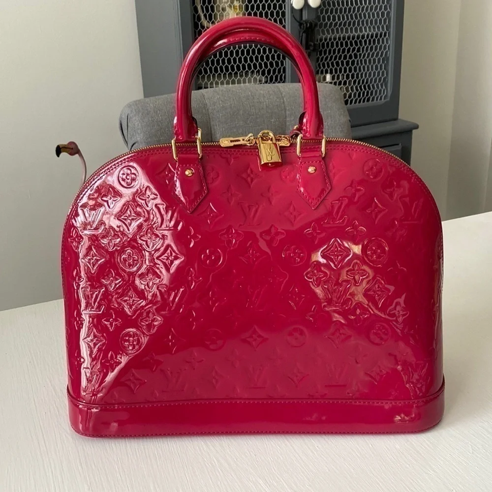 Louis Vuitton Pink Rose Indian Leather Monogram Vernis Alma GM Pristine, COA